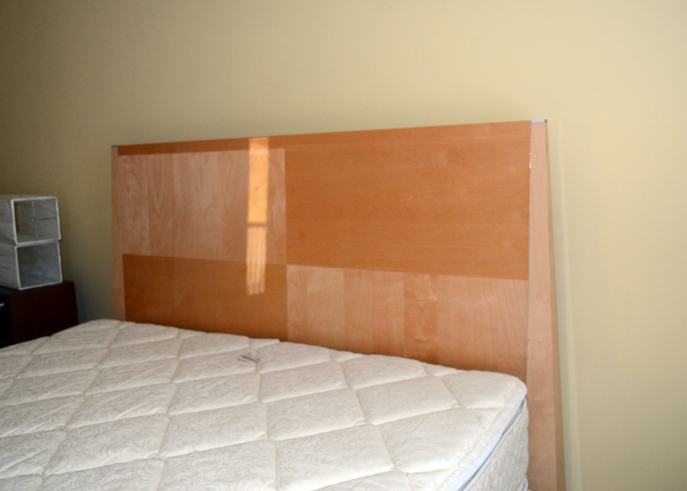 Contemporary Birch Wood Veneer Bed Frame EBTH